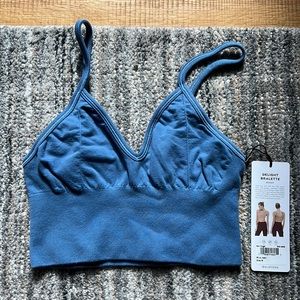 ALO YOGA BRALETTE - Go Easy in medium. Color: Jean Blue